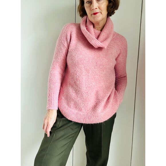 LOFT Ann Taylor Pink Fuzzy Turtleneck Sweater Size XS Cozy Super soft Coquette - Picture 7 of 7